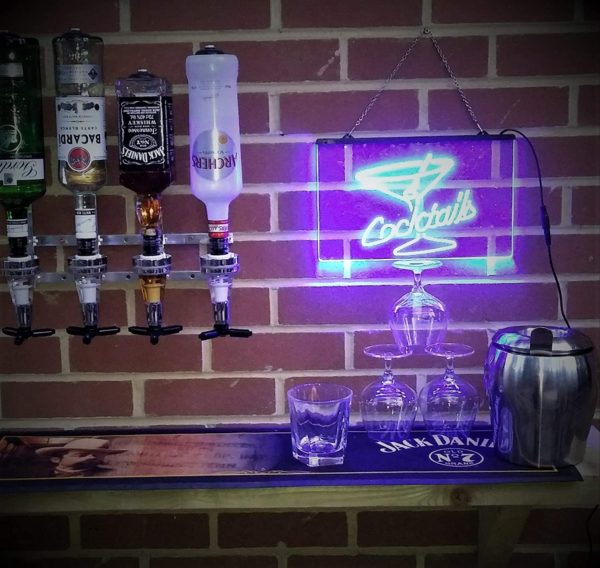 Barbarian Neon LED 'Cocktails' Sign - Image 2